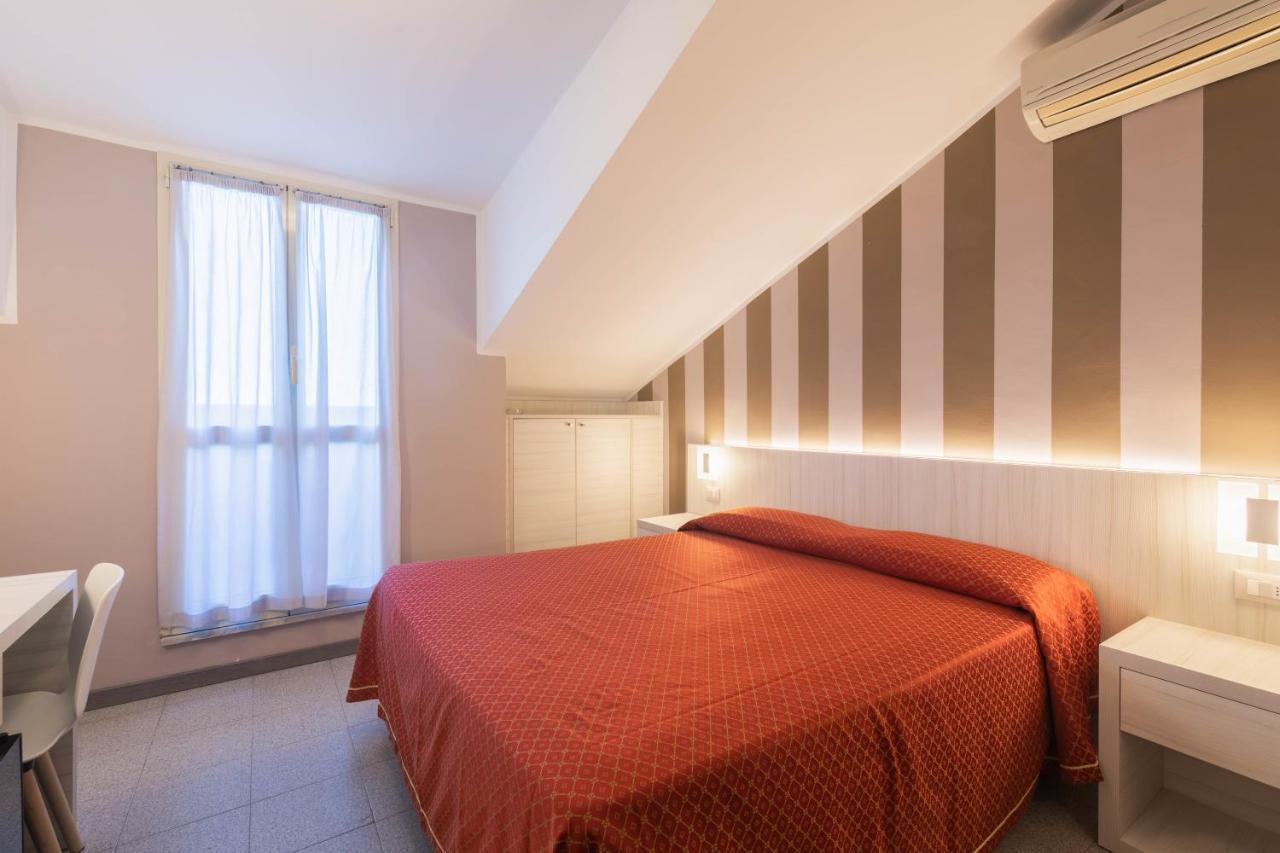 Chambre Double ou Lits Jumeaux Mansardée avec Vue sur Mer