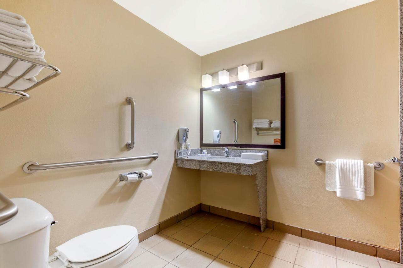 King Room - Accessible/Non-Smoking