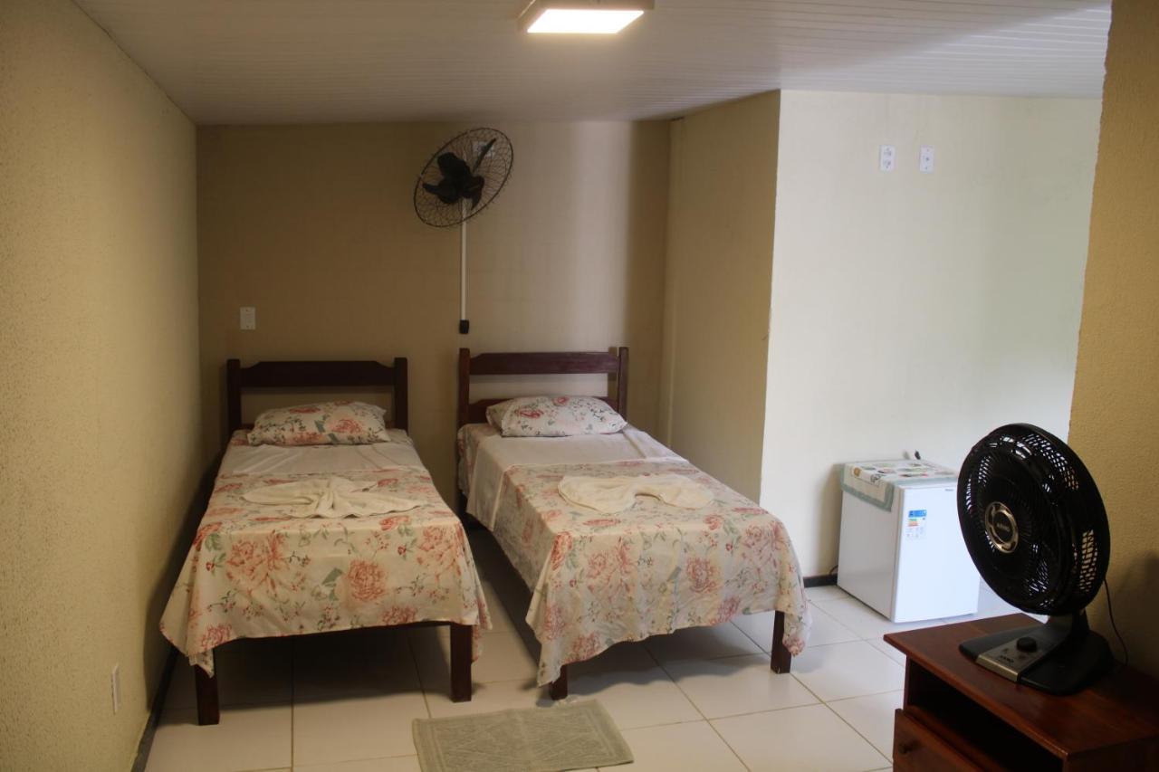 Quarto com 2 Camas de Solteiro