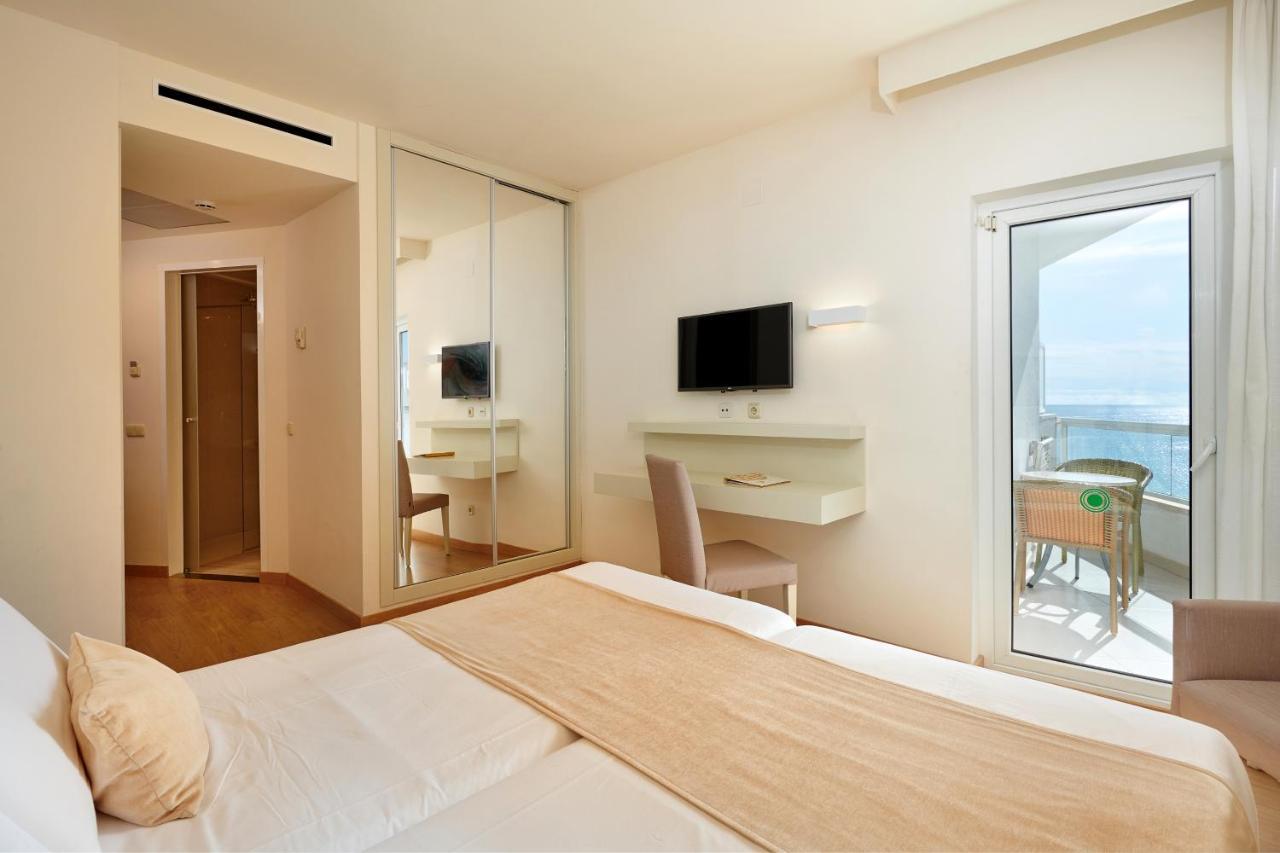 Habitación Triple con balcón