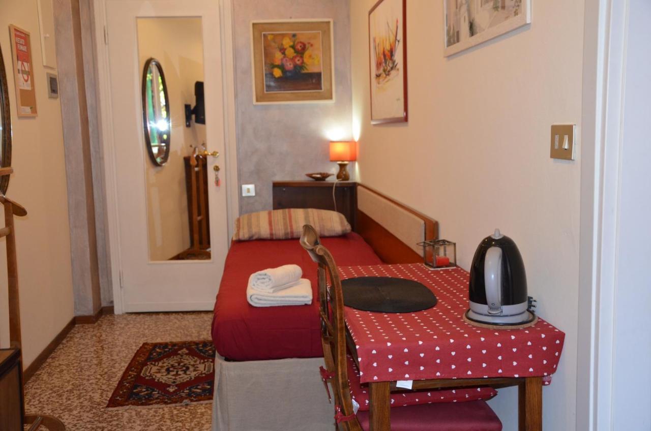 Single Room,28266797:JPEG
