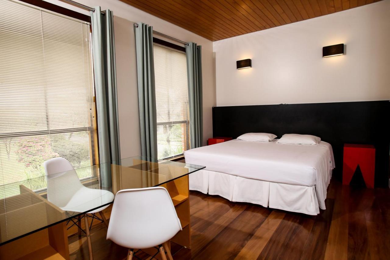 Quarto com Cama Queen-size