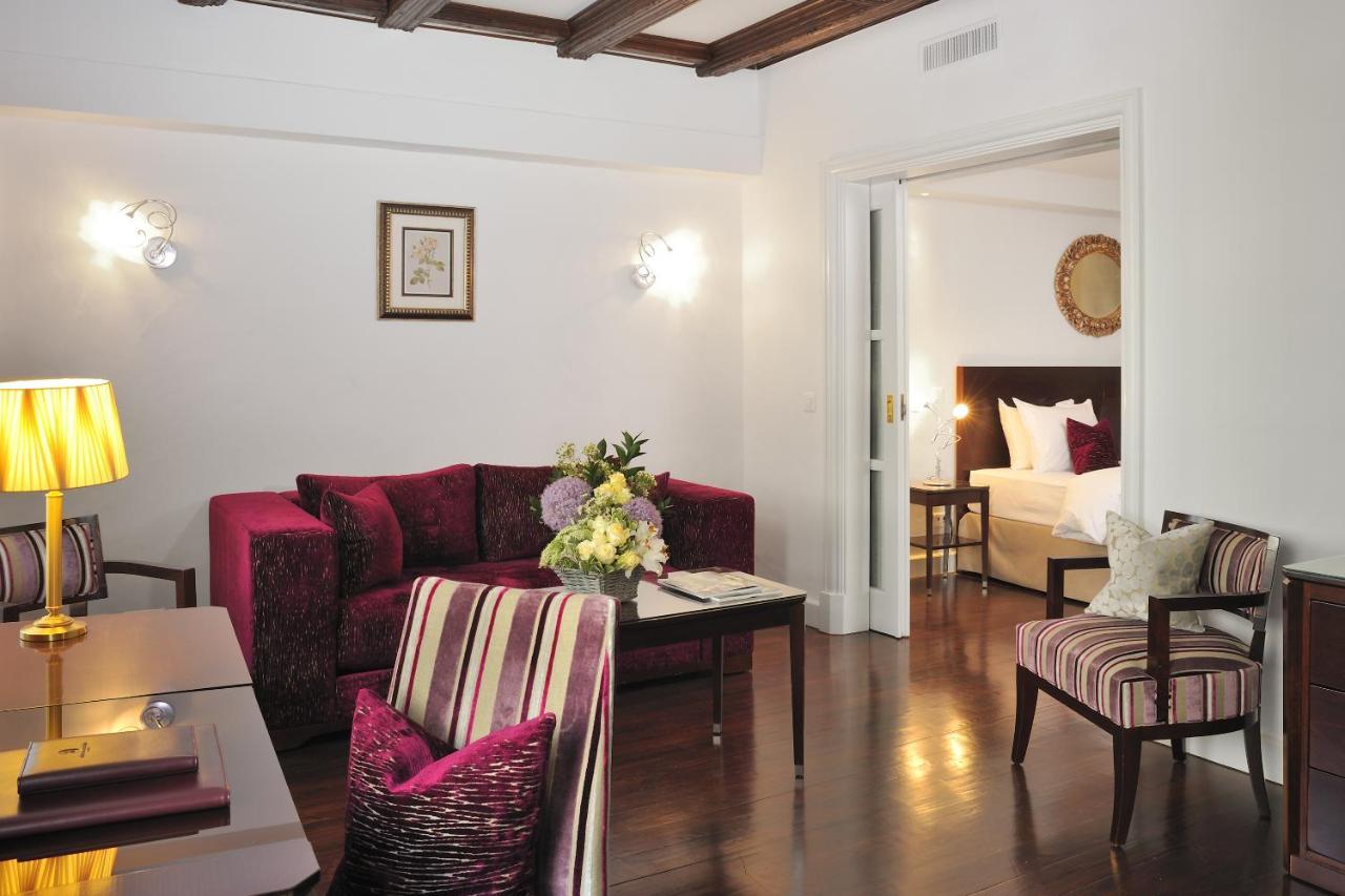 Junior Suite Twin Beds