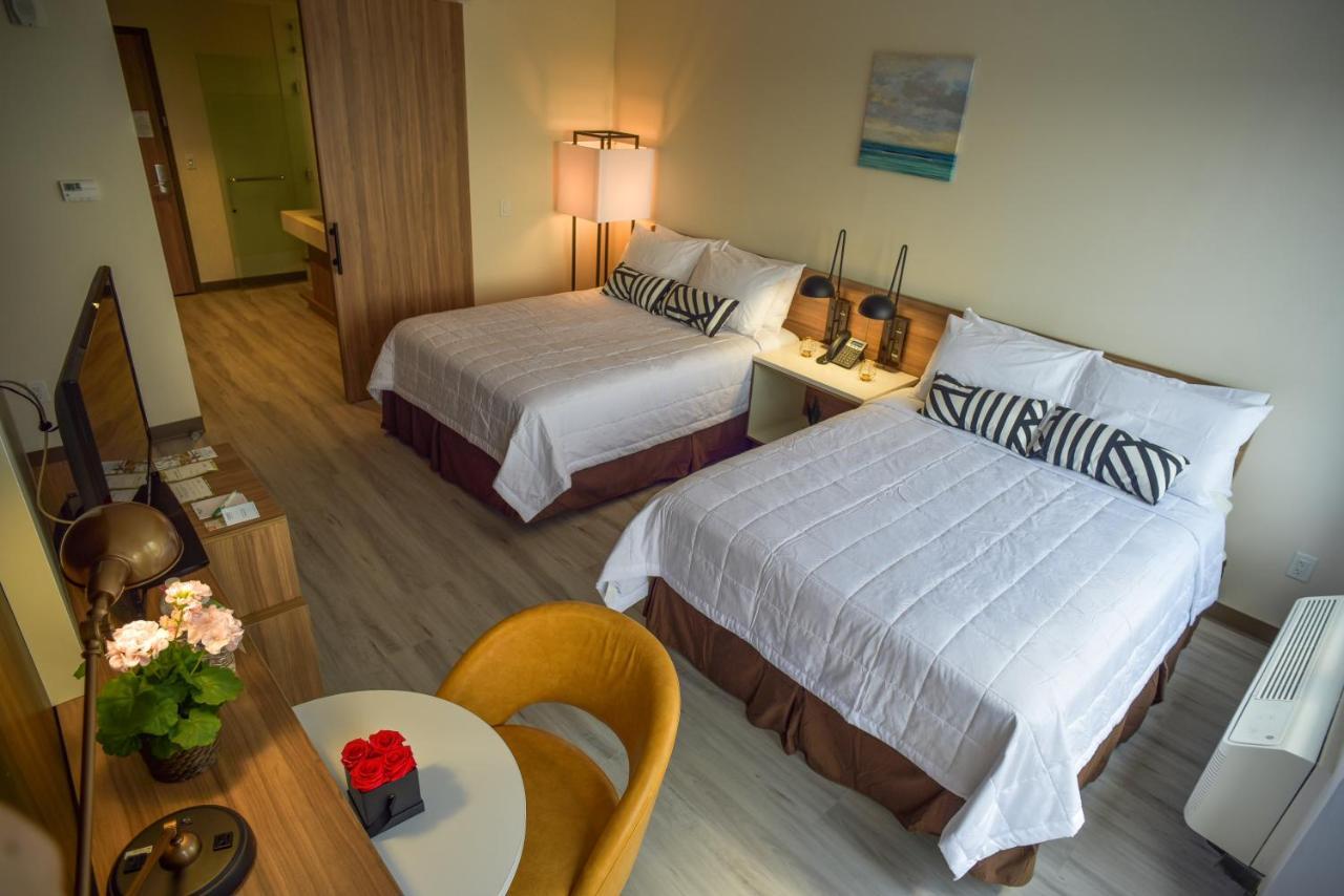 Queen Room with Two Queen Beds - Mobility Access/Non-Smoking