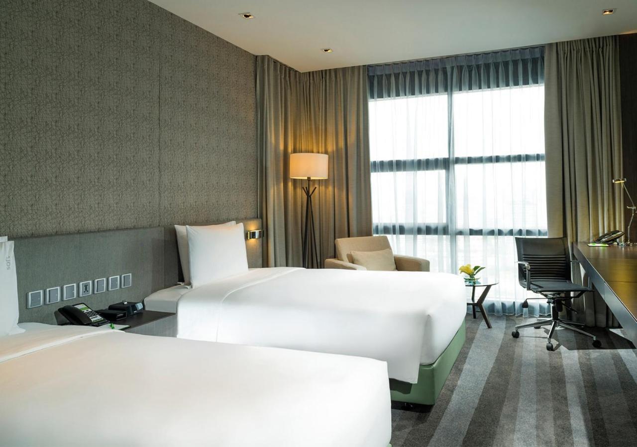 Standard Twin Room with City View - High Floor