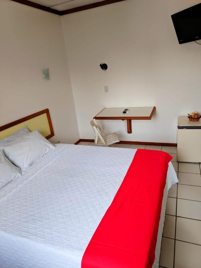 Quarto com Cama de Casal ou 2 de Solteiro