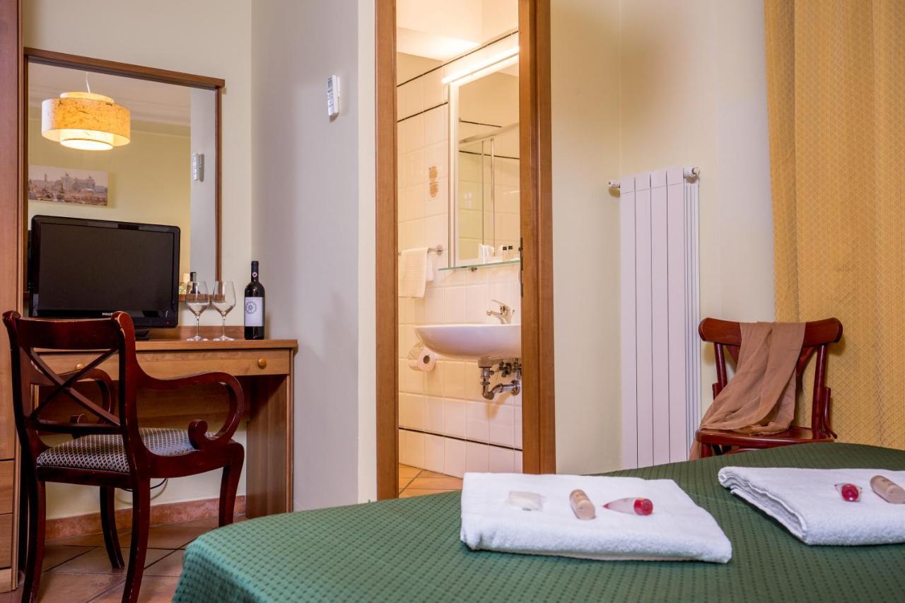 Double or Twin Room,1092639708:JPEG