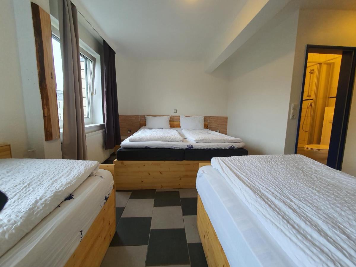 Habitación Familiar con baño privado