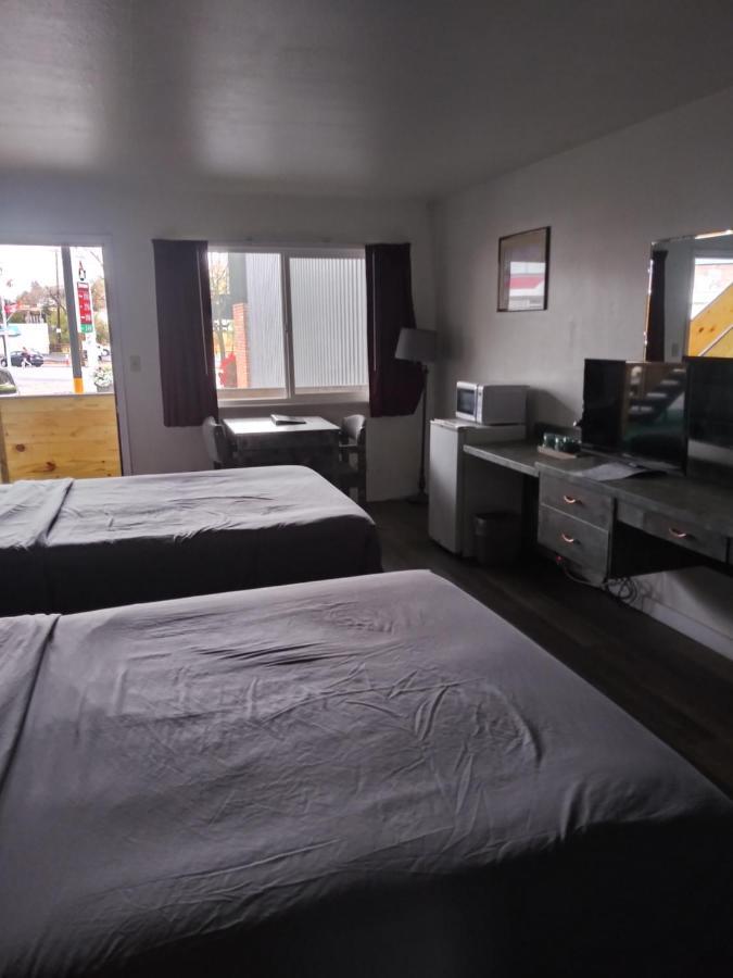 Large Double or Twin Room