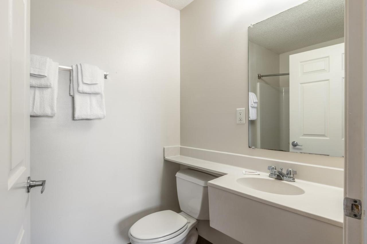 Studio Room with Two Double Beds Non-Smoking