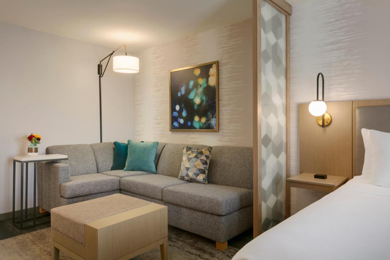 King Room with Sofa Bed,931440622:JPEG
