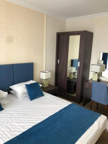 Vip One-Bedroom Apartment