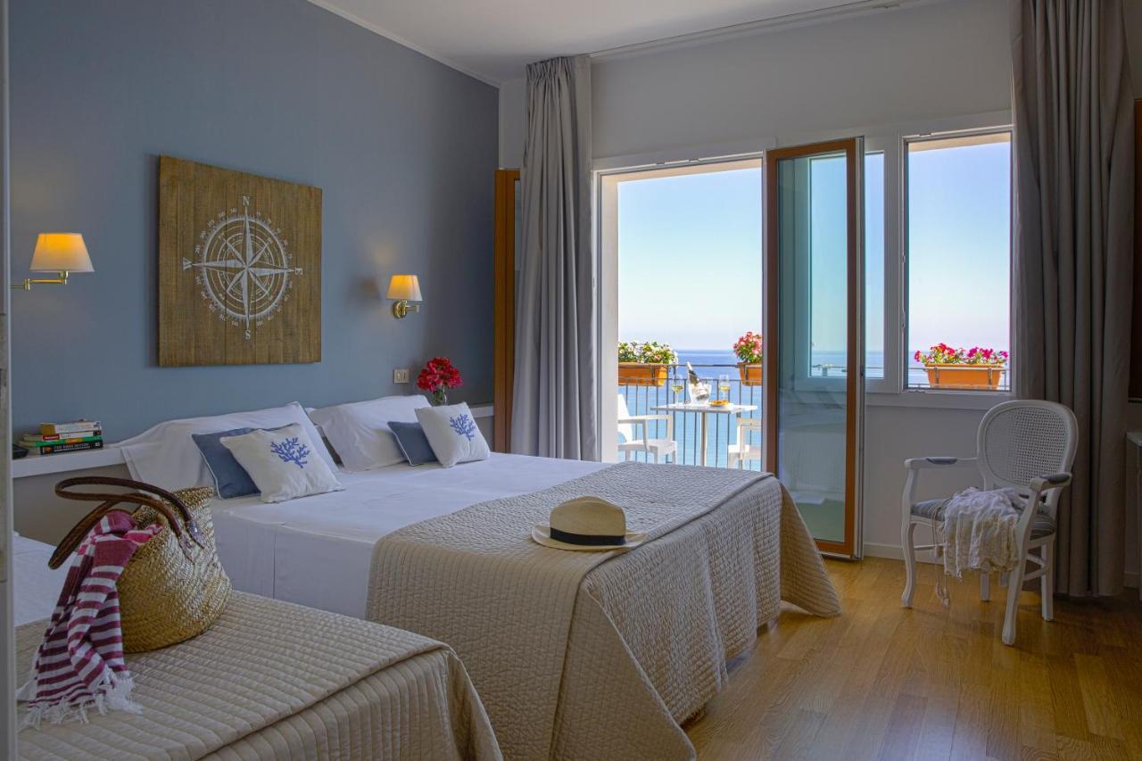 Triple Room with Balcony and Sea View,1216286485:JPEG