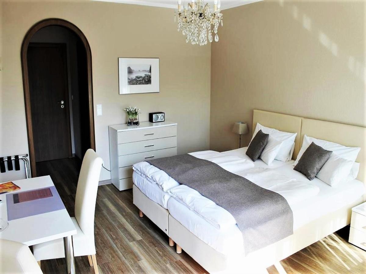 Doppelzimmer mit Balkon