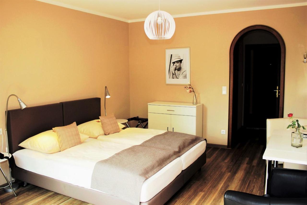 Doppelzimmer mit Balkon