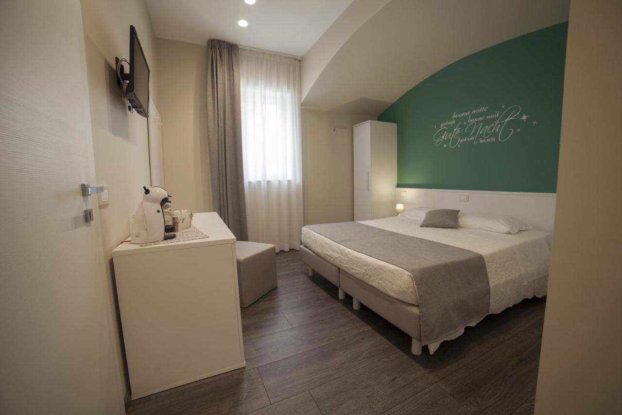 Small Double Room,1031981623:JPEG