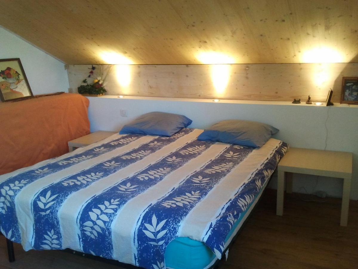 Chambre Triple avec Salle de Bains Commune