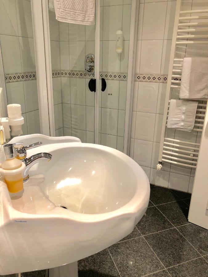 Doppelzimmer mit Balkon