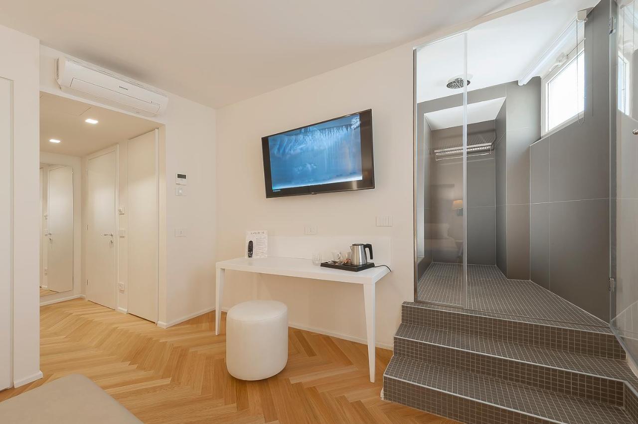 Large Double or Twin Room