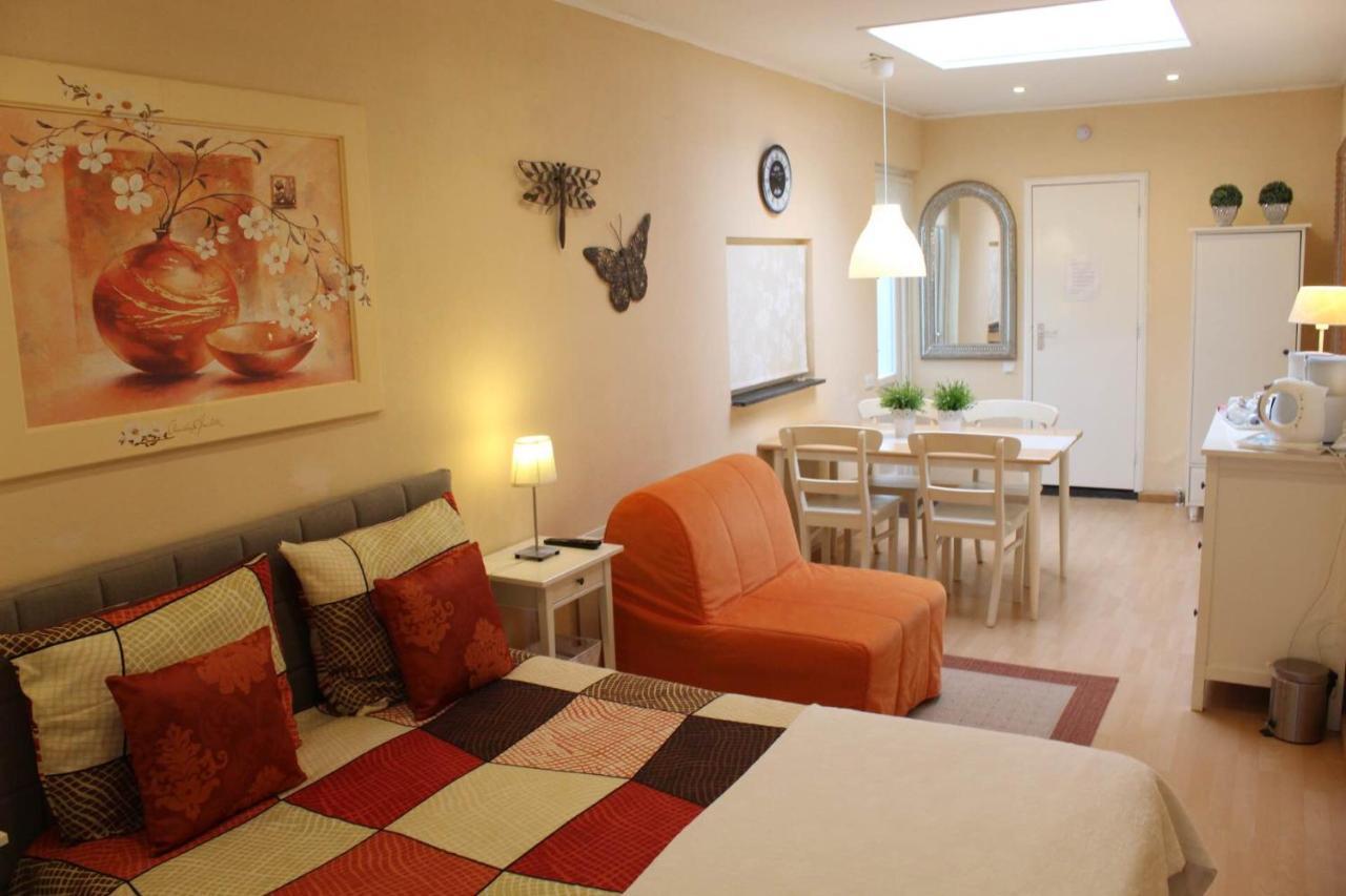 Dreibettzimmer mit eigenem Bad