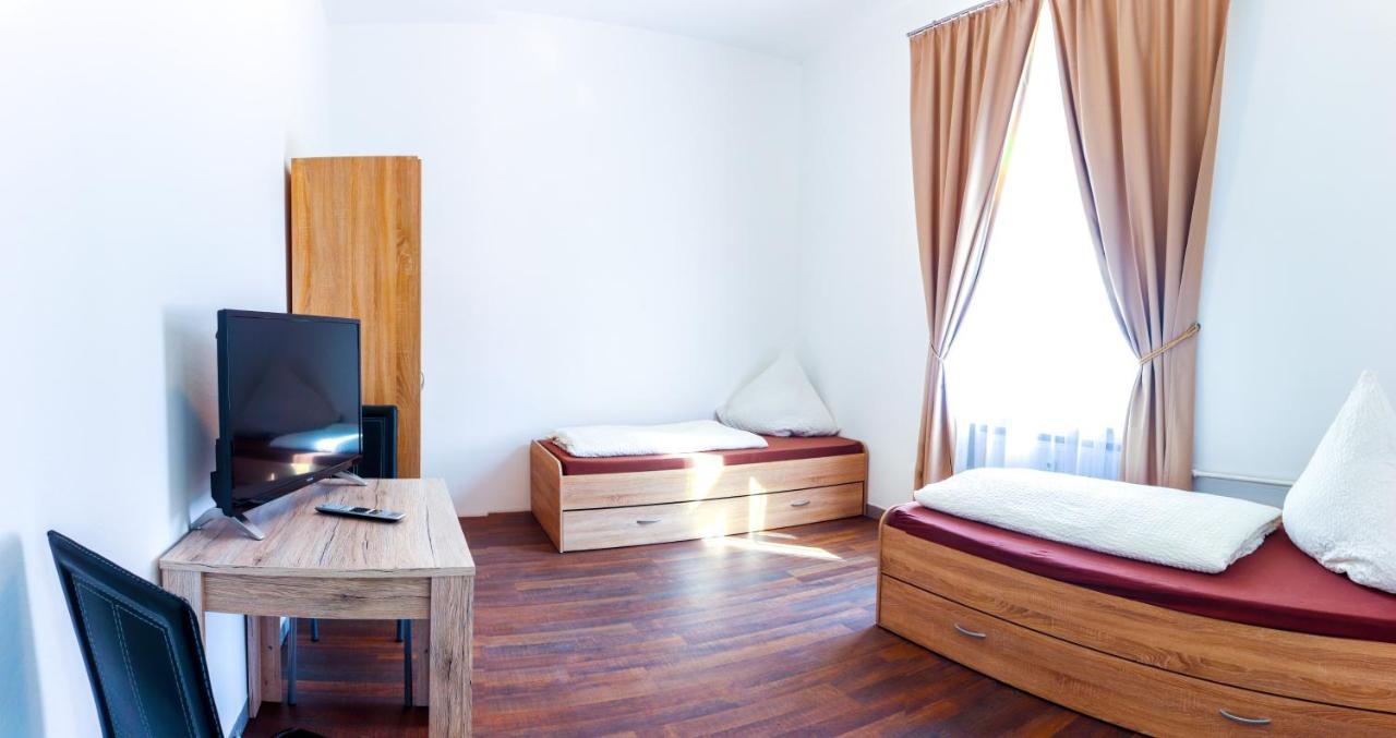 Vierbettzimmer mit Gemeinschaftsbad