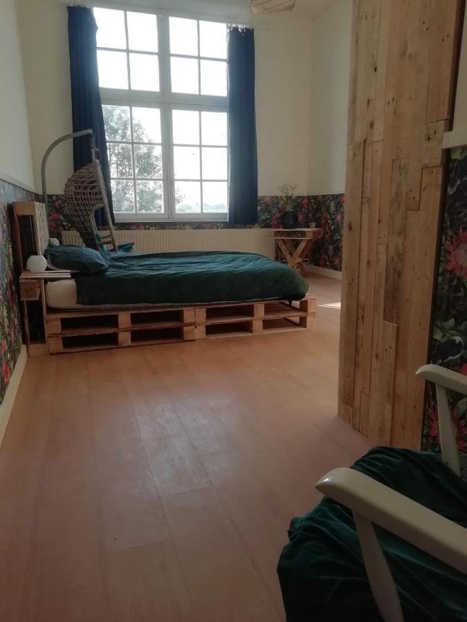 Standaard Tweepersoonskamer met Gedeelde Badkamer