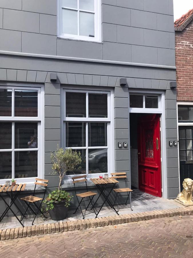 Kleine Tweepersoonskamer met 2 Aparte Bedden