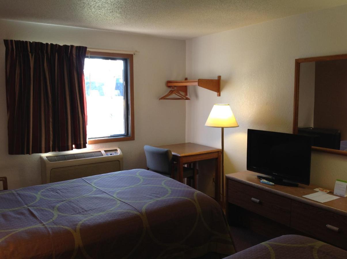 Deluxe Double Room with Two Double Beds - Non-Smoking