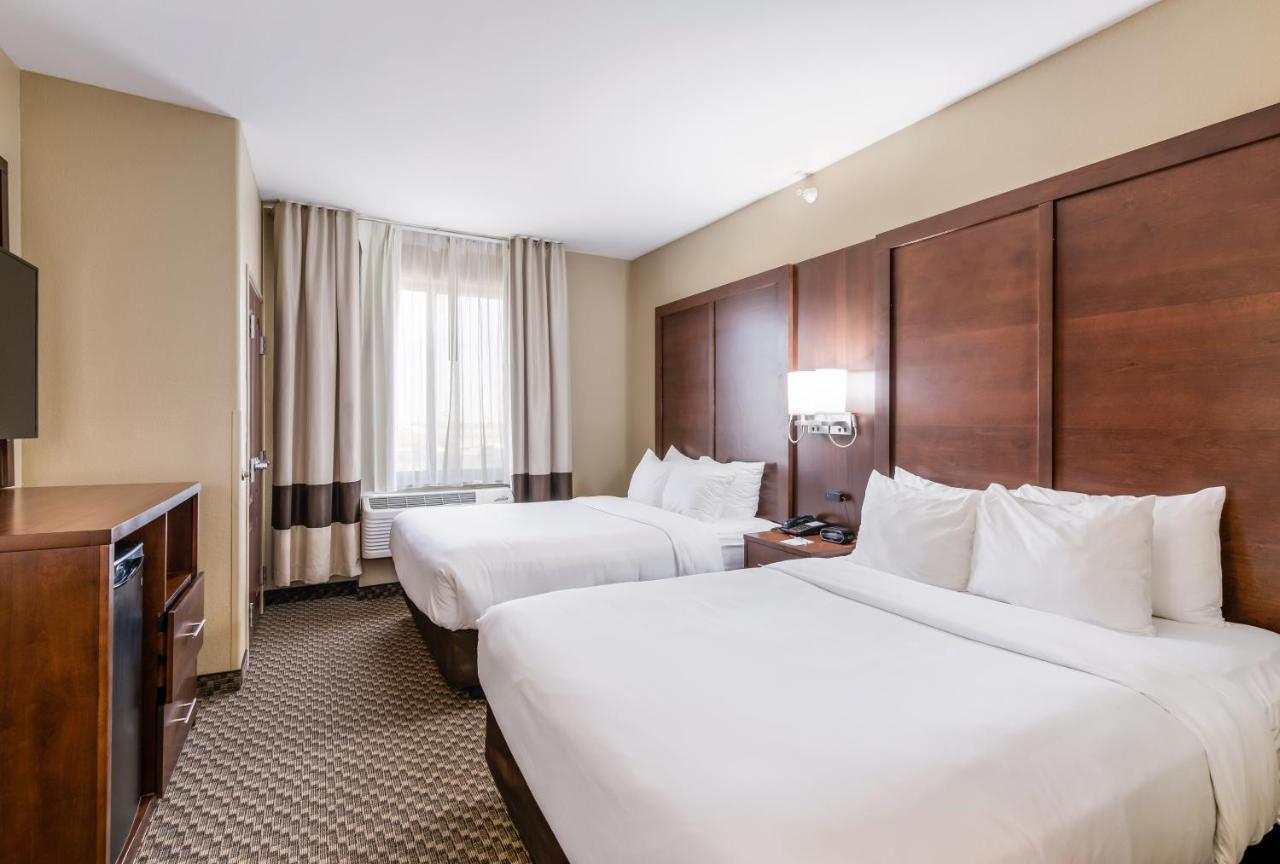 Queen Suite with Two Queen Beds - Non-Smoking