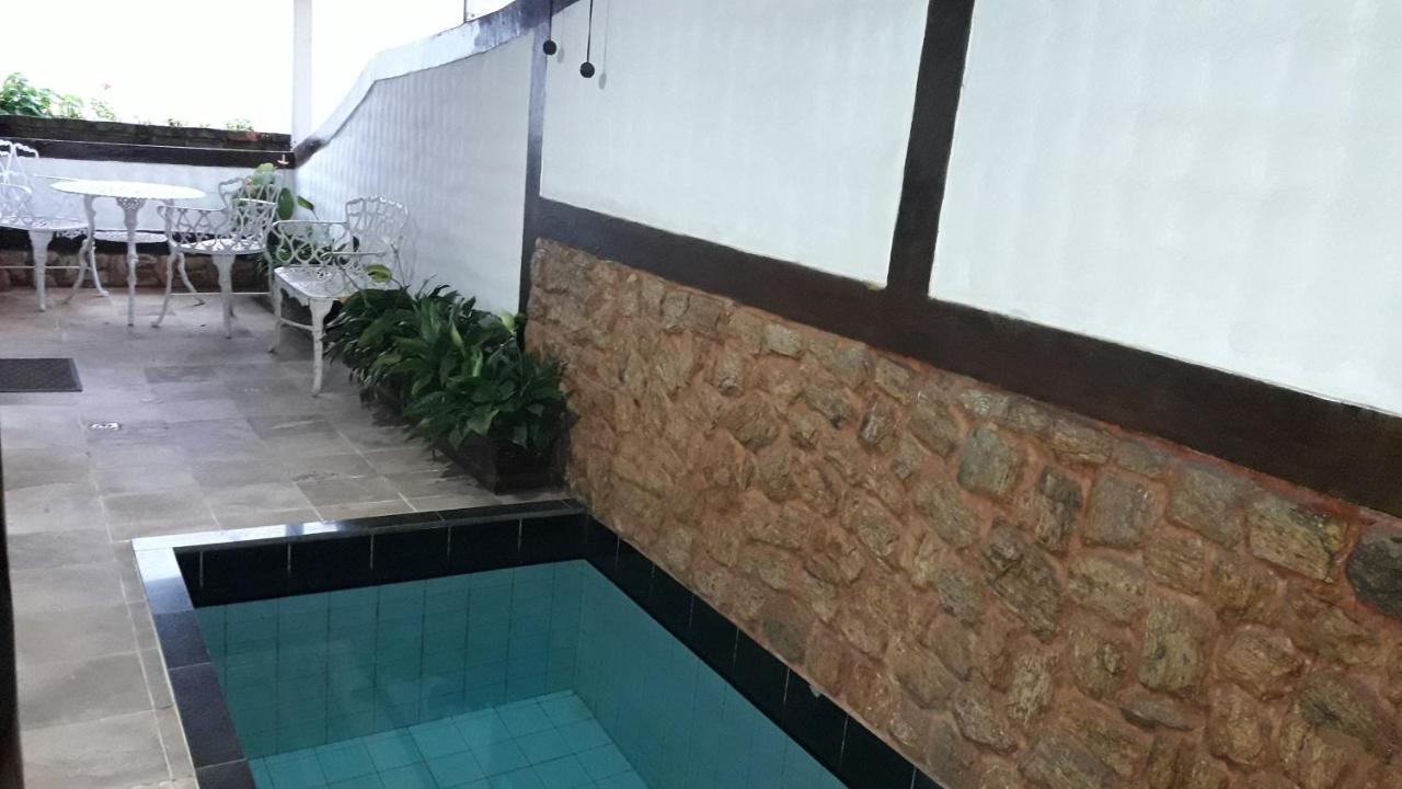 Suíte com Piscina Privativa