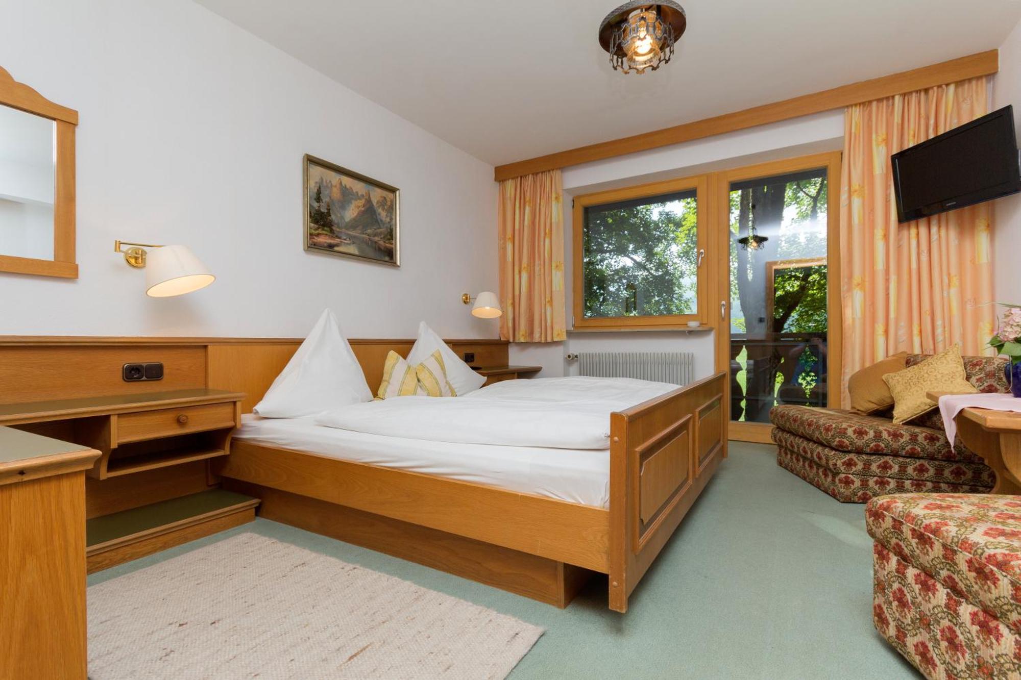 Doppelzimmer mit Balkon