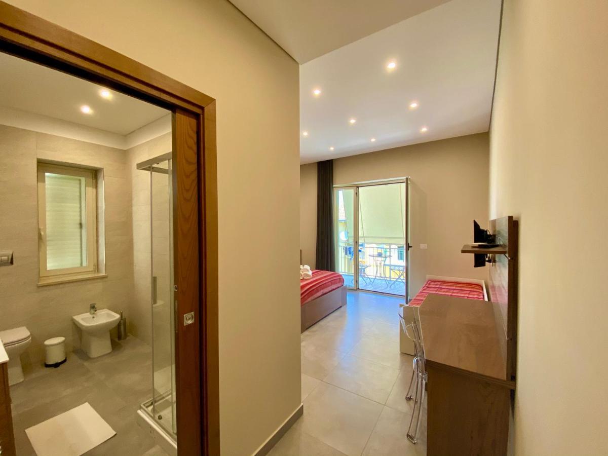 Triple Room Private Bathroom,1055265769:JPEG