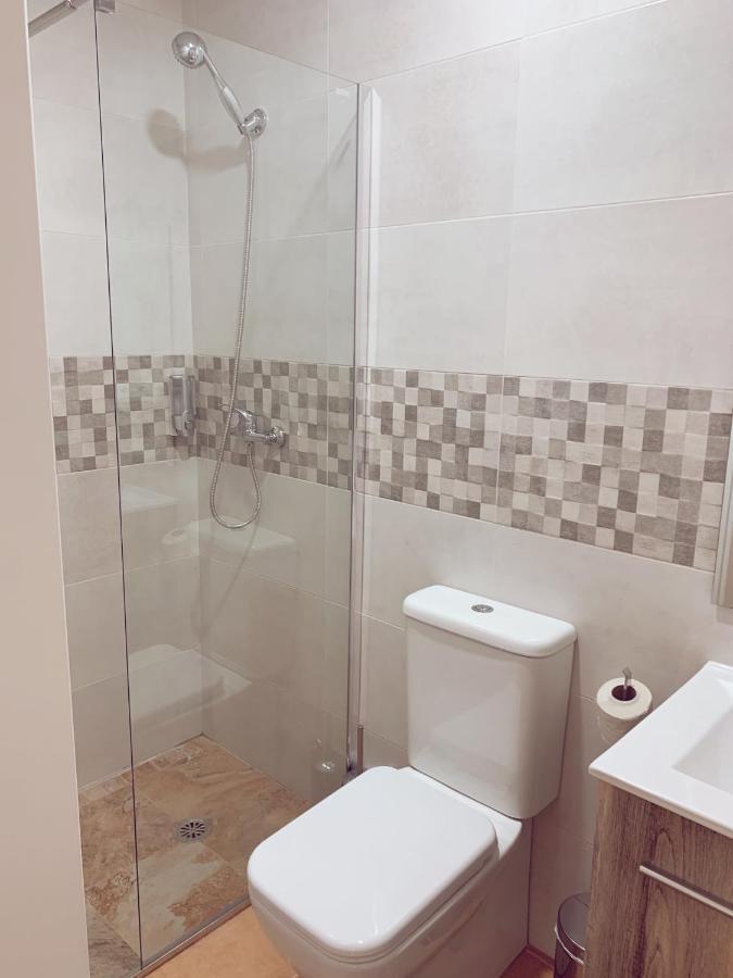 Quarto Triplo com Casa de Banho Privativa