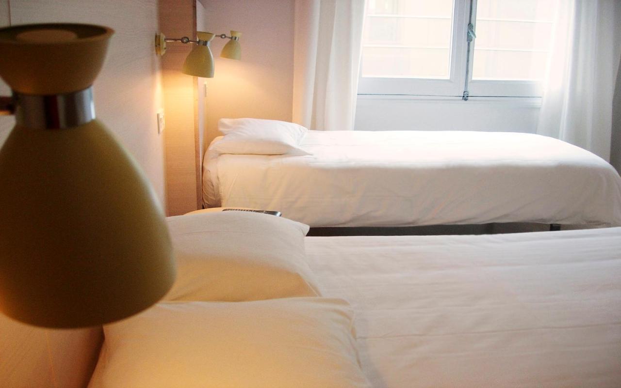 Chambre Double Économique avec Lit d'Appoint et Salle de Bains Commune