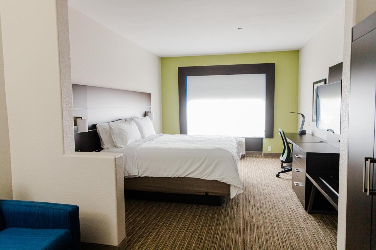 One-Bedroom Suite - Non-Smoking