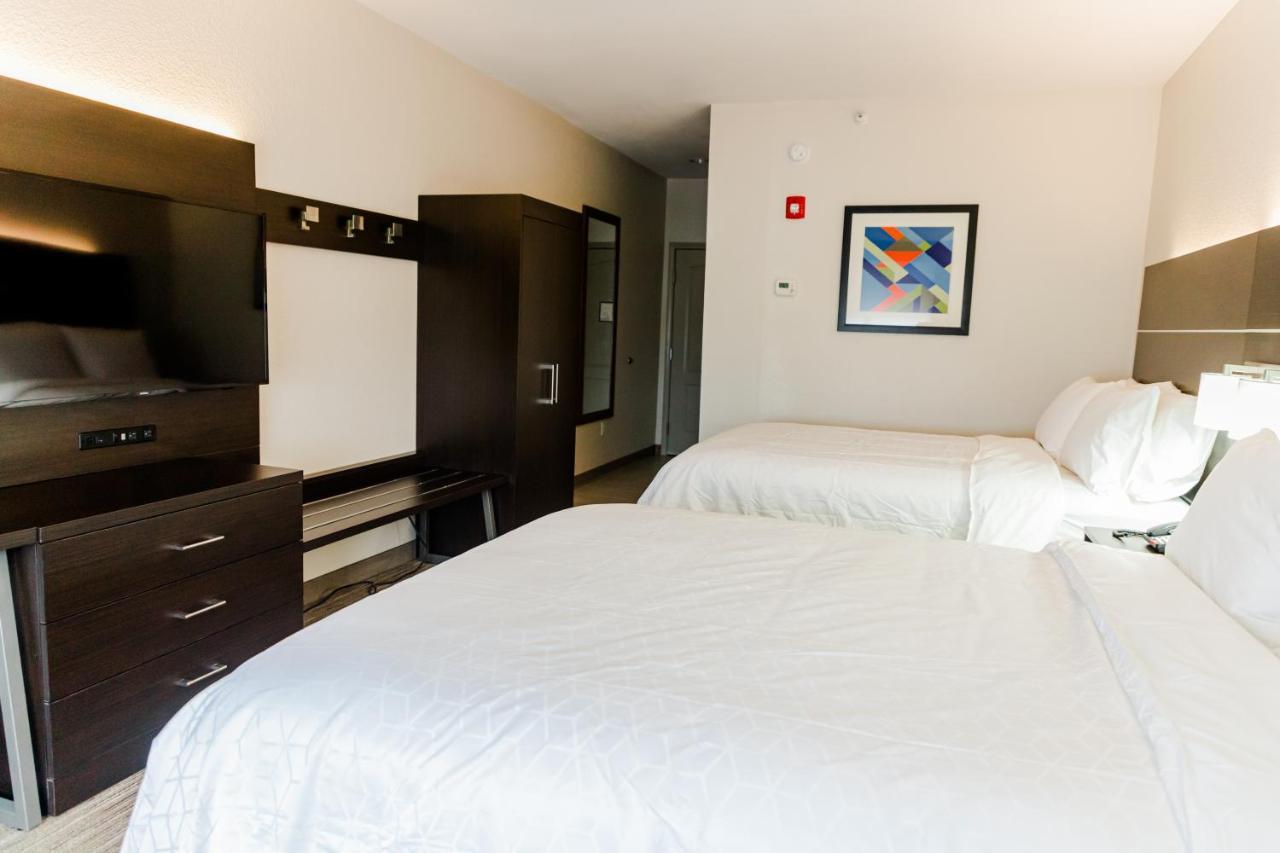 Standard Queen Room with Two Queen Beds and Extra Floor Space