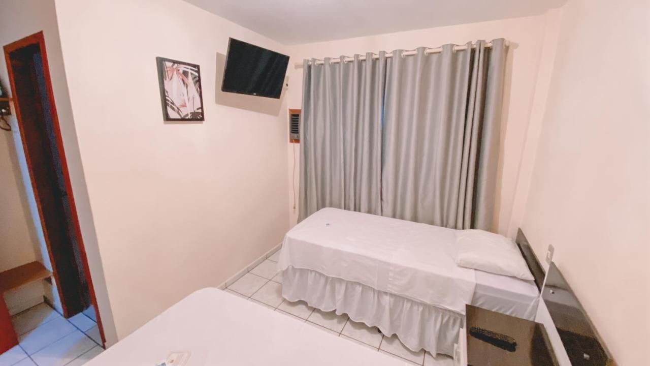 Quarto com 2 Camas de Solteiro