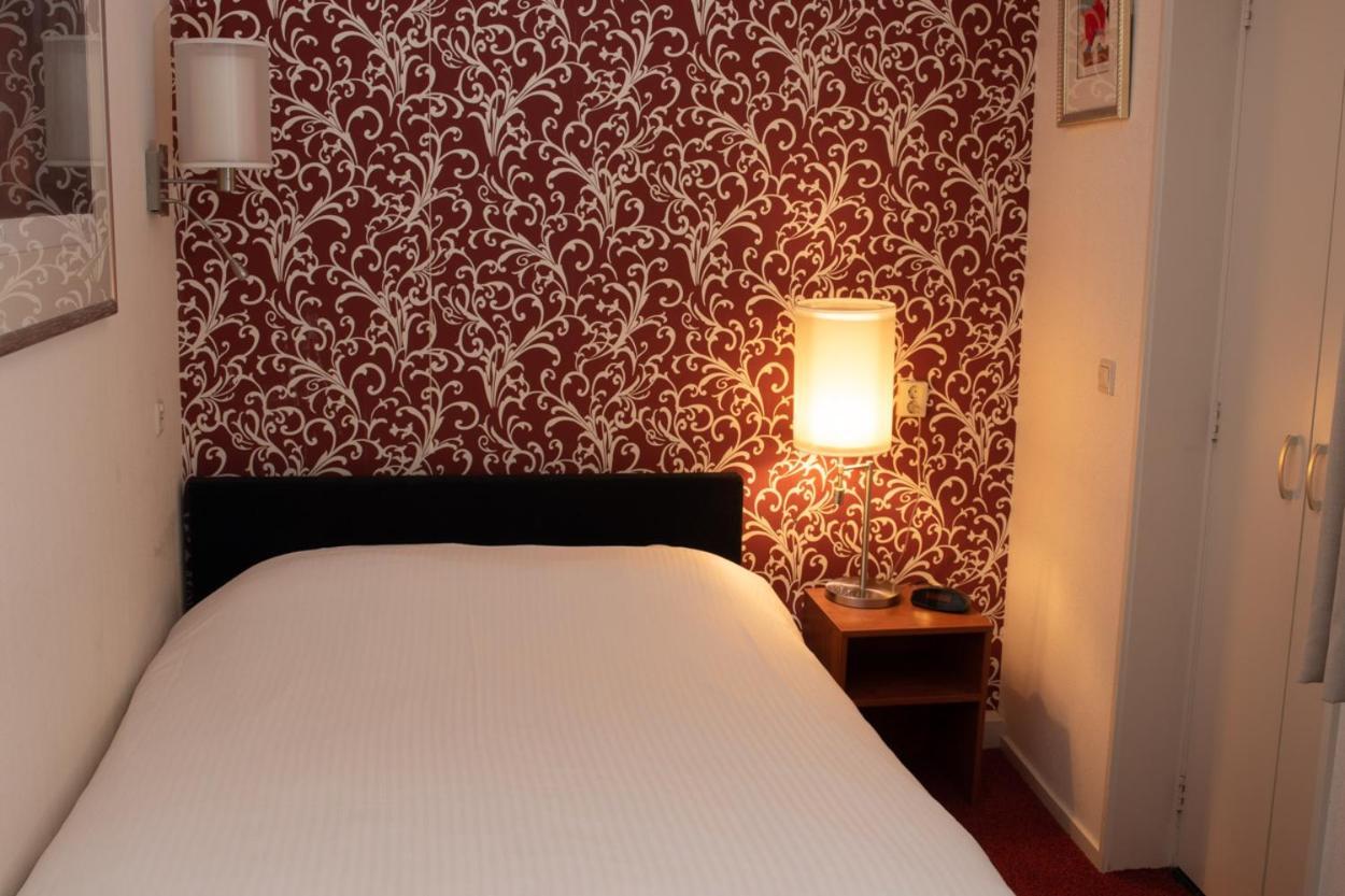 Single Room,1075488685:JPEG