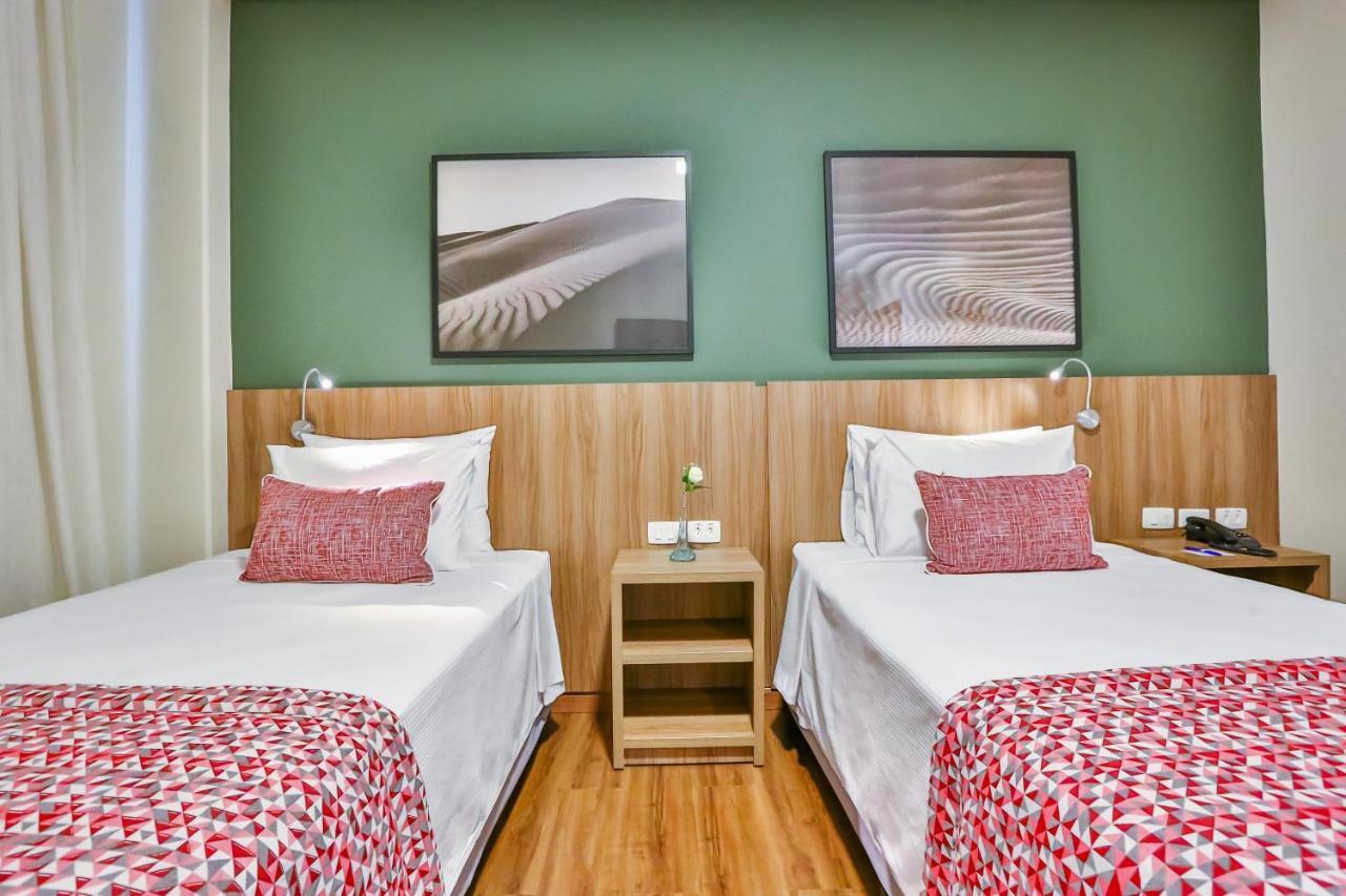Quarto Deluxe com Cama de Casal ou 2 de Solteiro