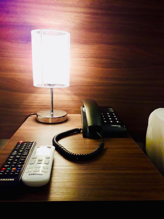Quarto com 2 Camas de Solteiro