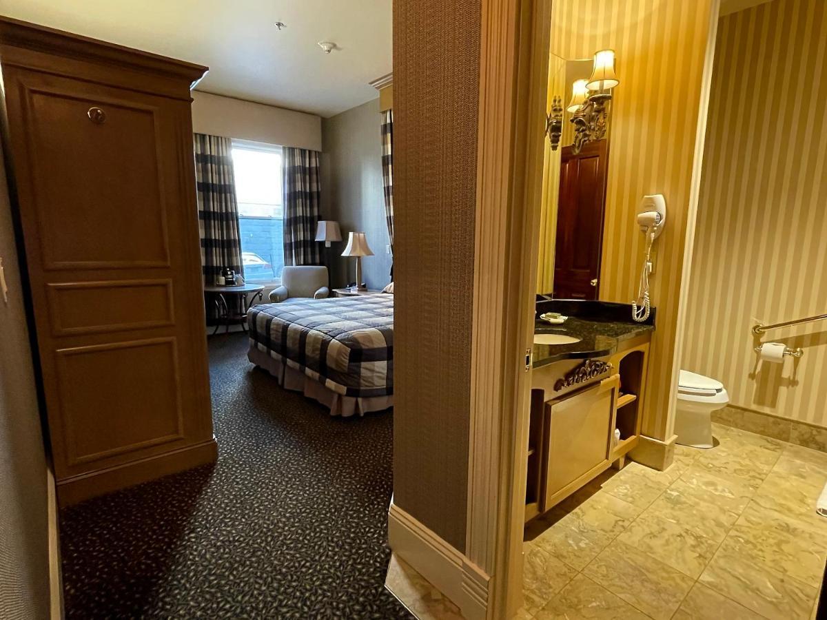 Single King Room