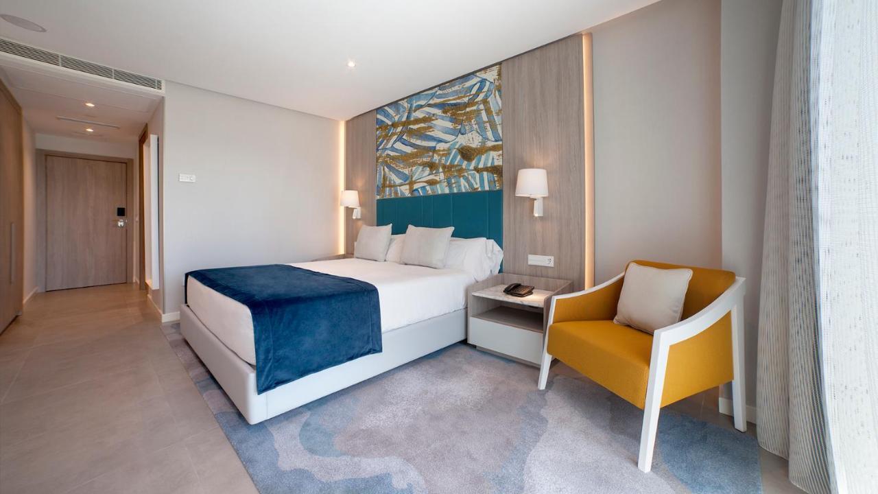 Habitación Doble Deluxe Premium con vistas a la piscina - 1 o 2 camas