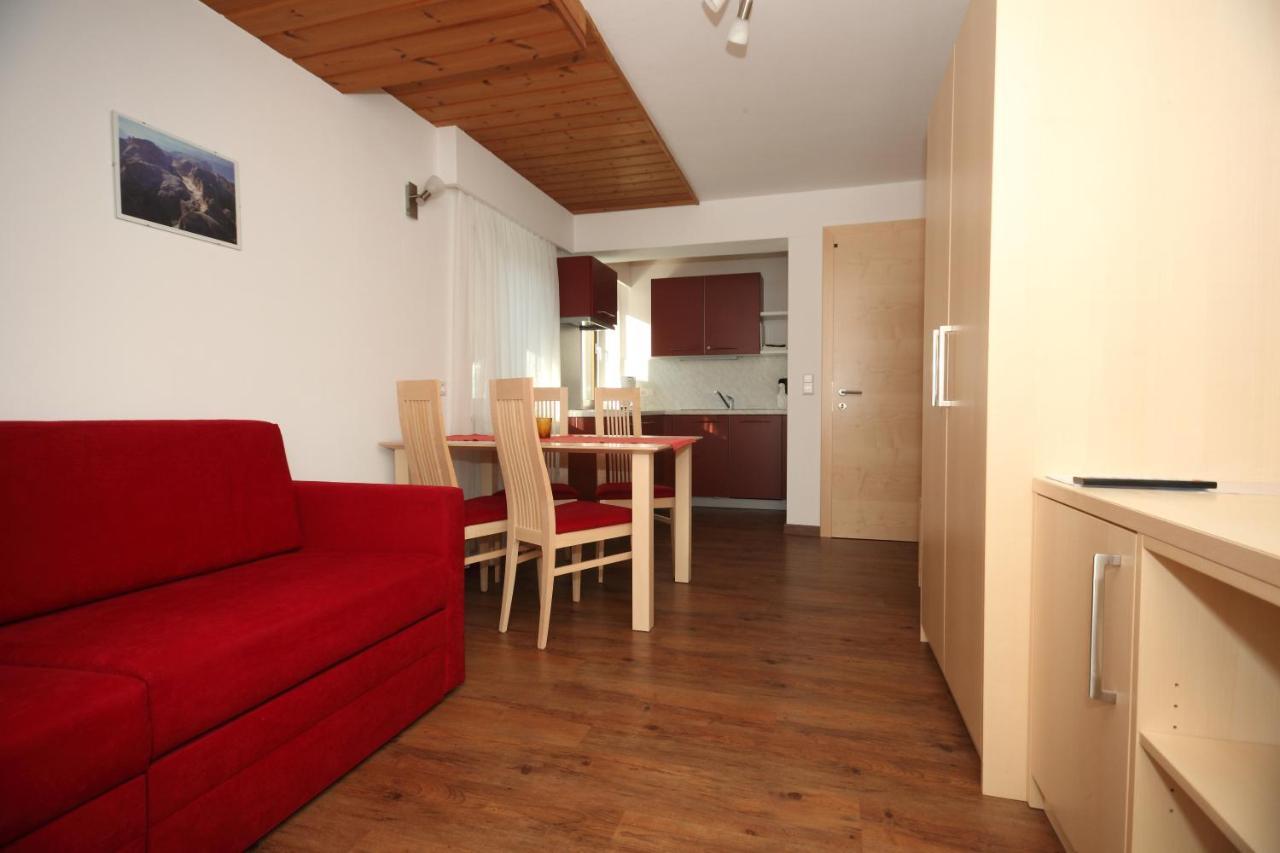 Apartment Terrace,1677870569:JPEG