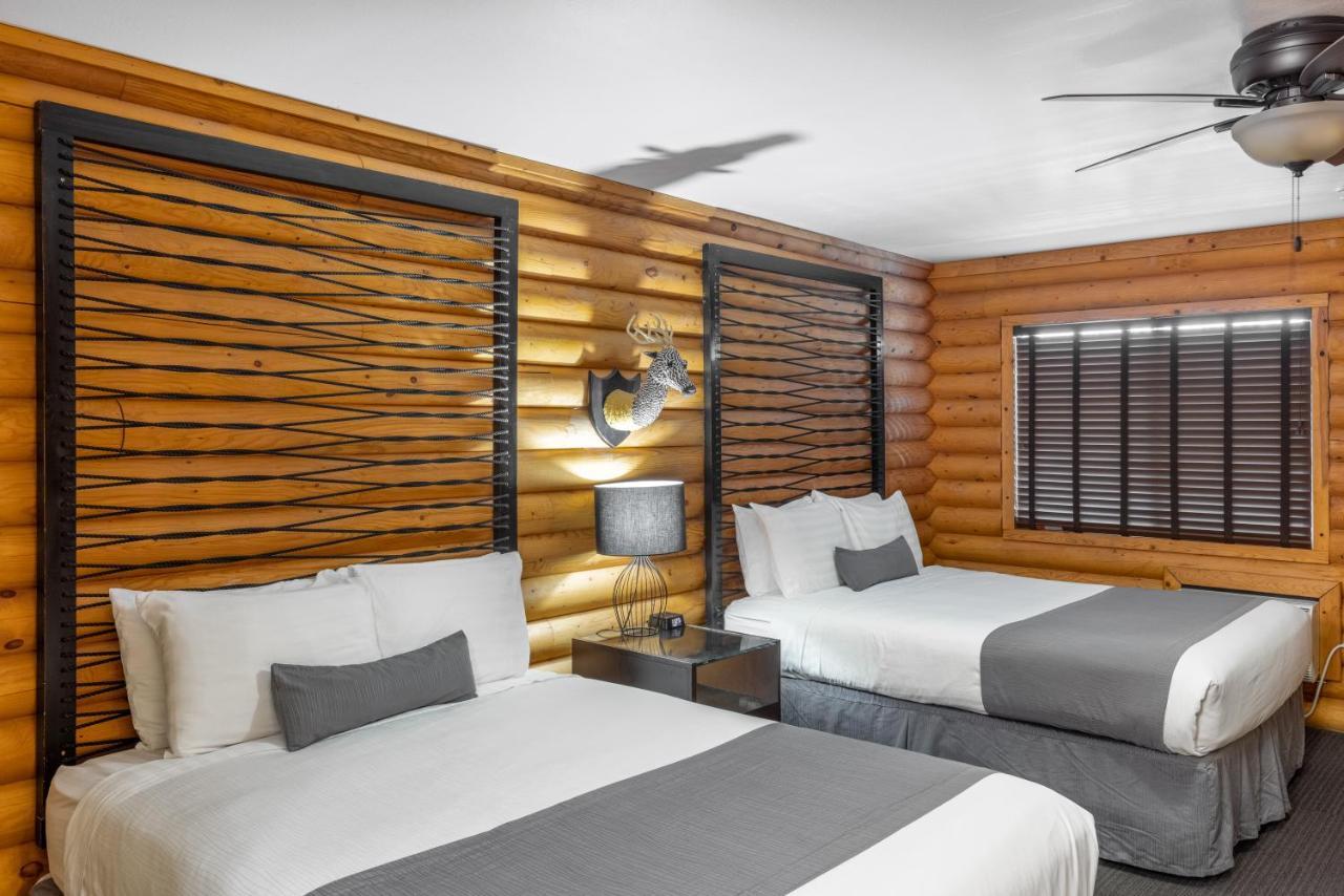 Standard Queen Room with Two Queen Beds - No Pets