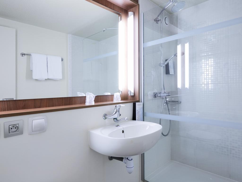 Chambre double standard avec 1 lit simple - Jusqu’à 10 ans