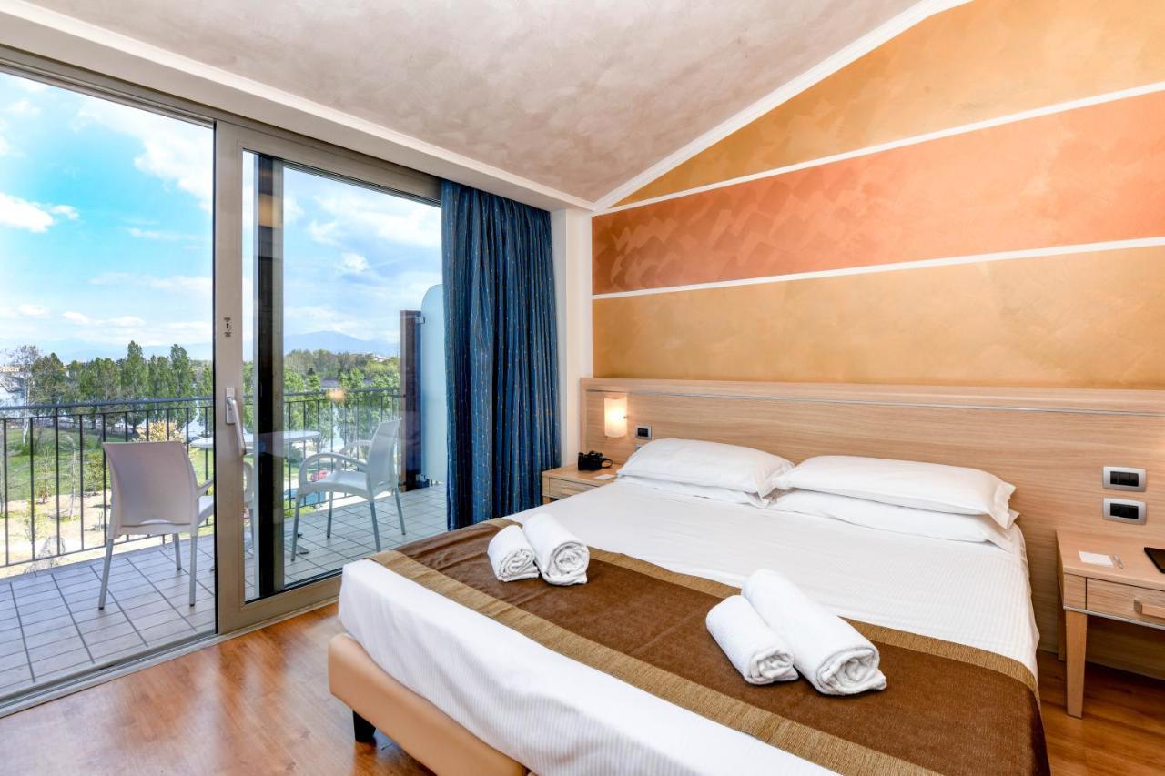 Double Room with Balcony - River Side,1274673946:JPEG