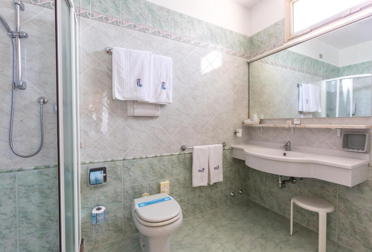 Camera Matrimoniale/Doppia con Letti Singoli con Vista Mare