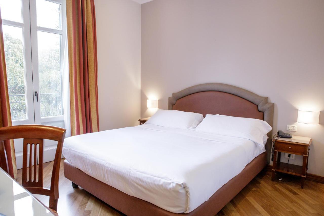 Deluxe Zimmer mit Kingsize-Bett und Balkon