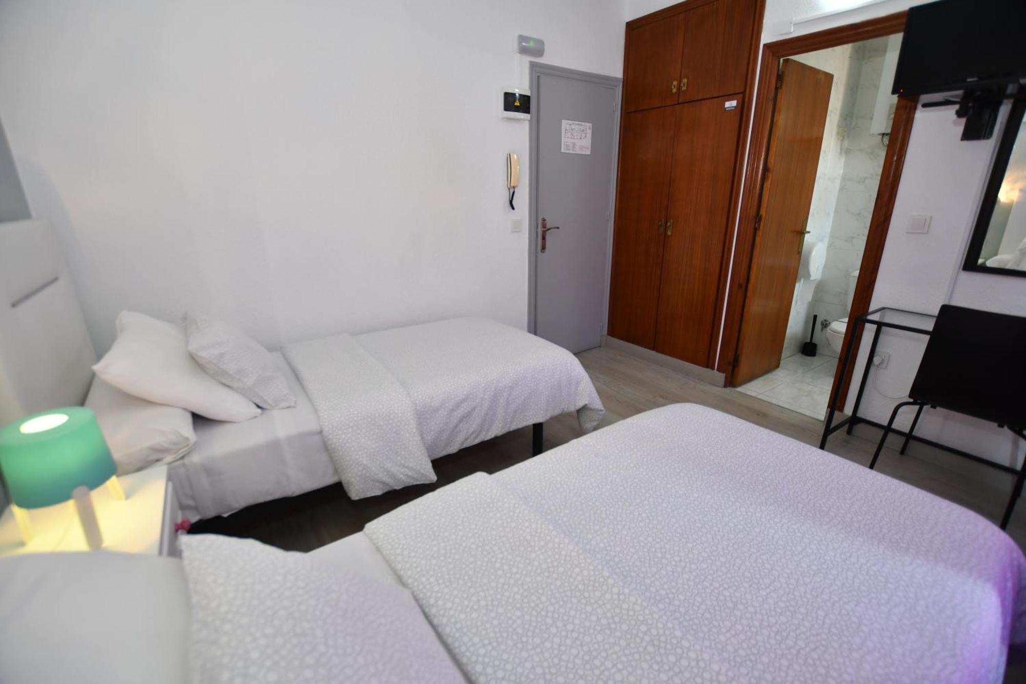 Twin Room,1091423043:JPEG