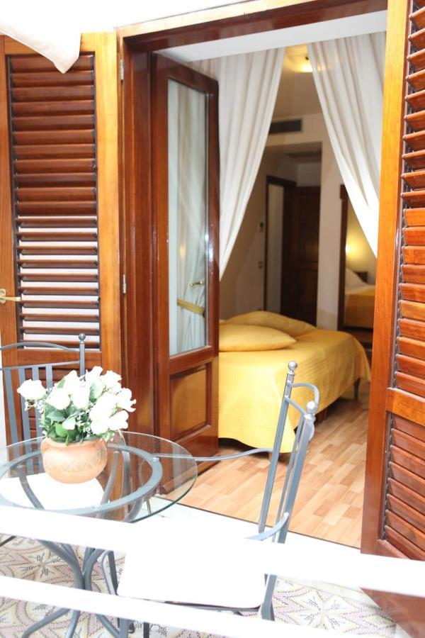 Doppelzimmer mit Balkon